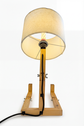 Zittende lezer houten lamp