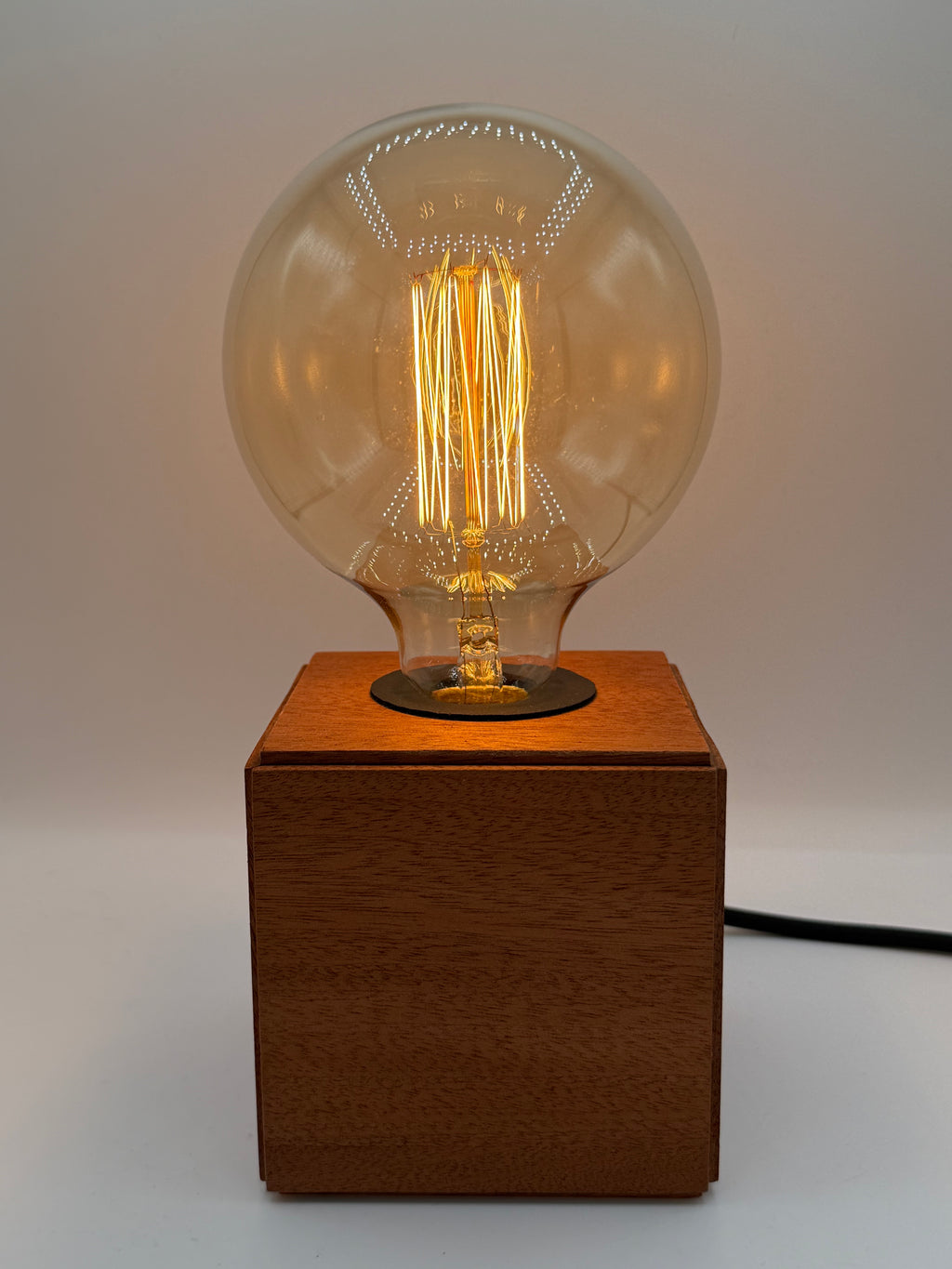 Mahoniehouten kubuslamp