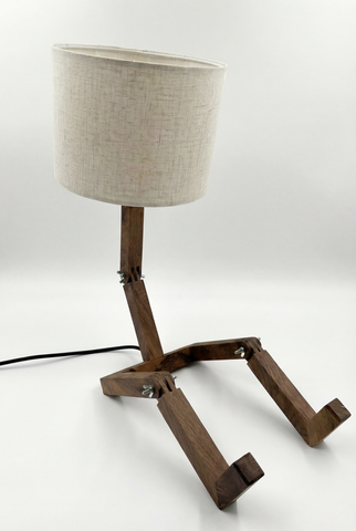 Zittende lezer houten lamp