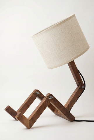 Zittende lezer houten lamp